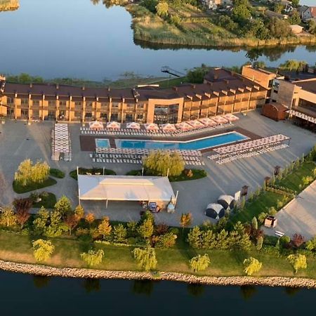 Ostrov River Club Novoselovka  Buitenkant foto