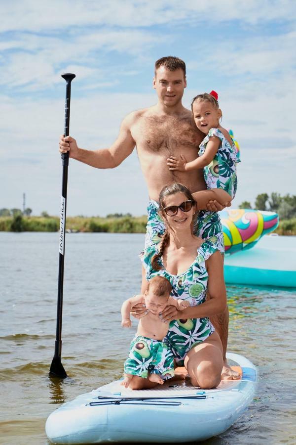 Ostrov River Club Novoselovka  Buitenkant foto